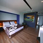 Hotel Sey & 4*
