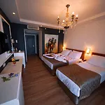 Отель Sey & 4*