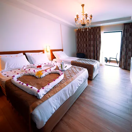 Отель Sey & 4*